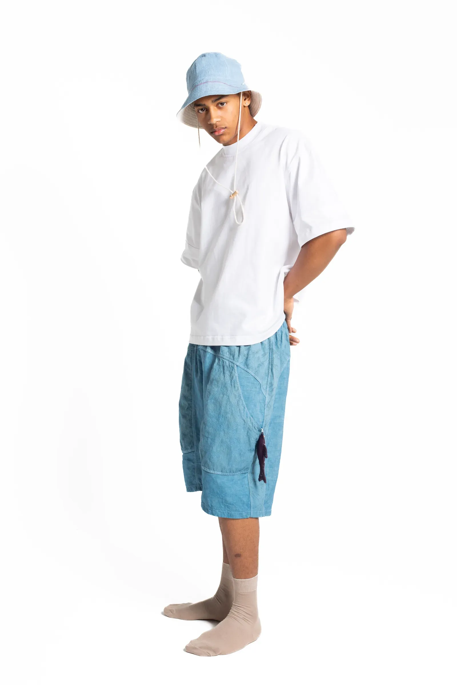 T-shirt Quantième en blanc naturel — studio