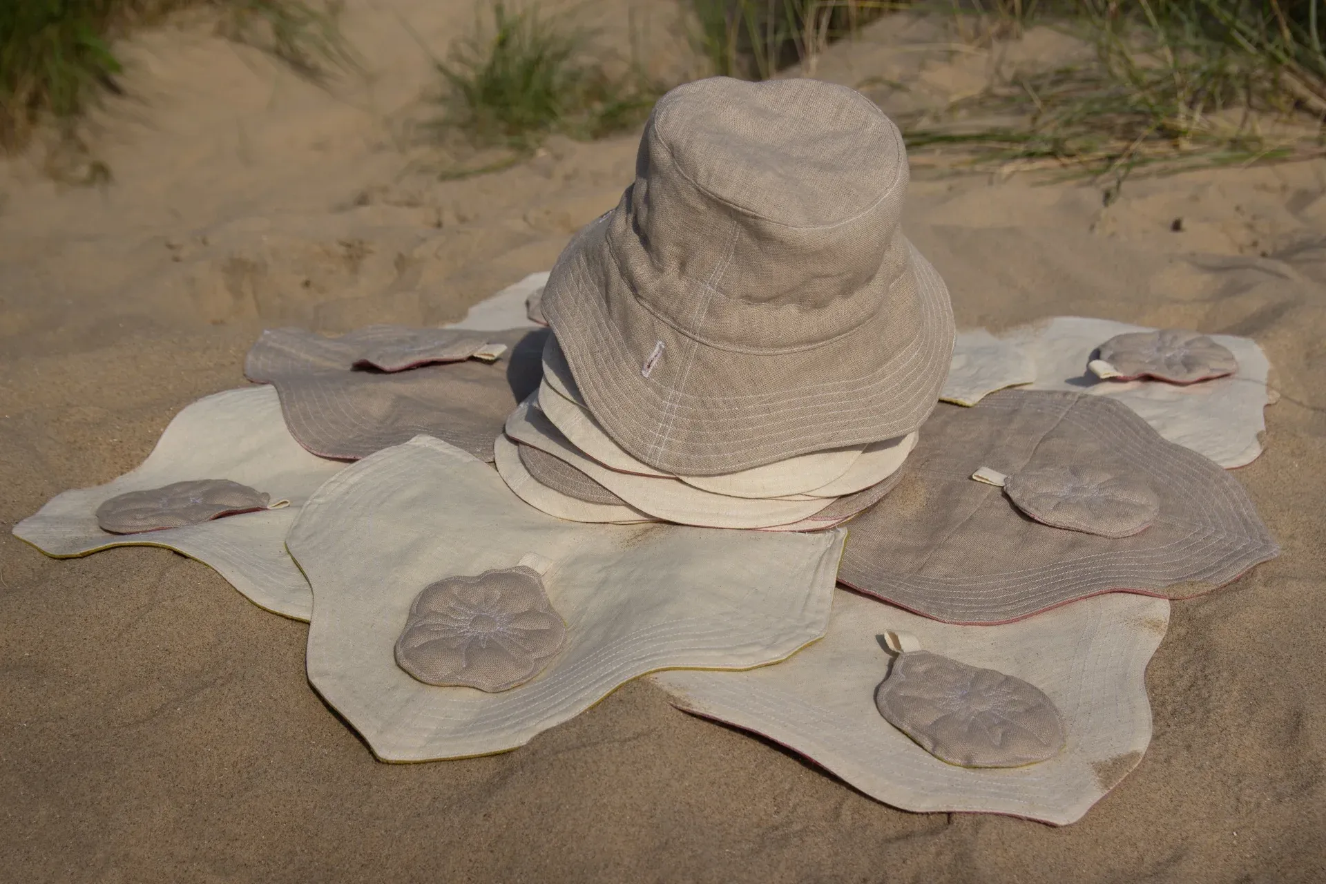 Lookbook chapeaux sable